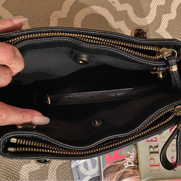 “Coach “ black bag - Picture 8 of 9